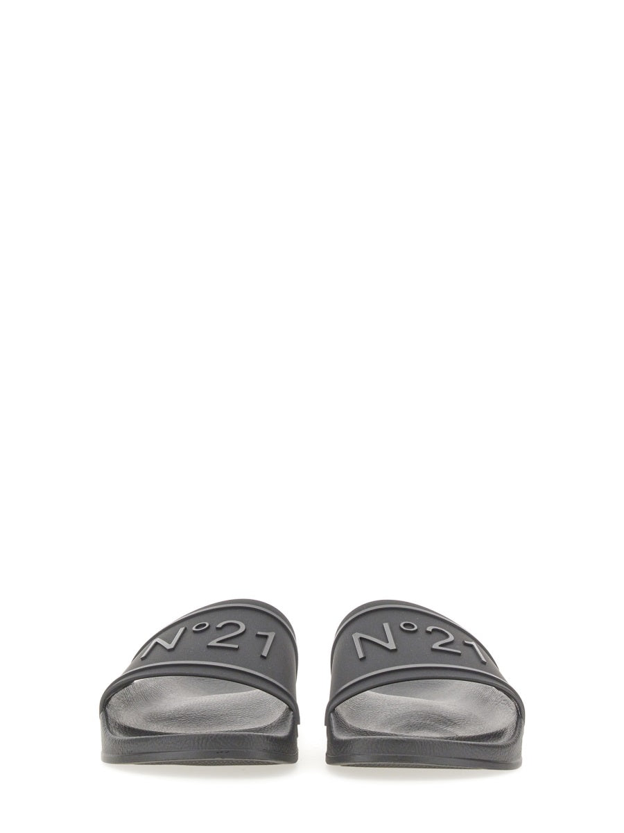 N°21, Rubber Flip Flops