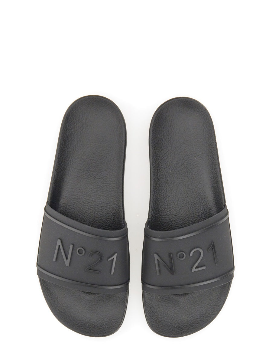 N°21, Rubber Flip Flops